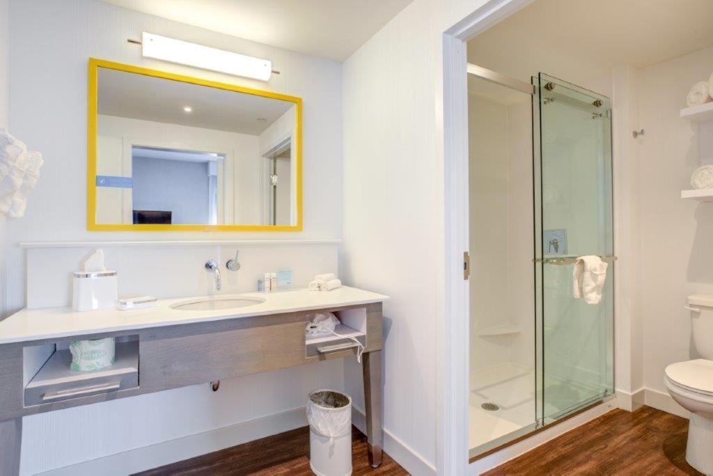 Hampton Inn & Suites Boston/Waltham Extérieur photo