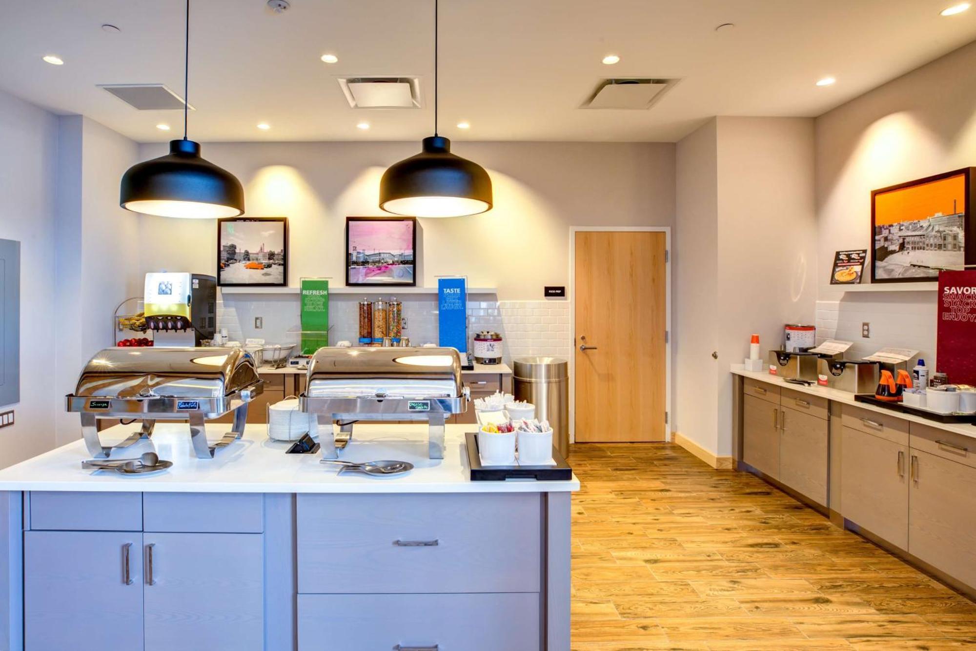 Hampton Inn & Suites Boston/Waltham Extérieur photo