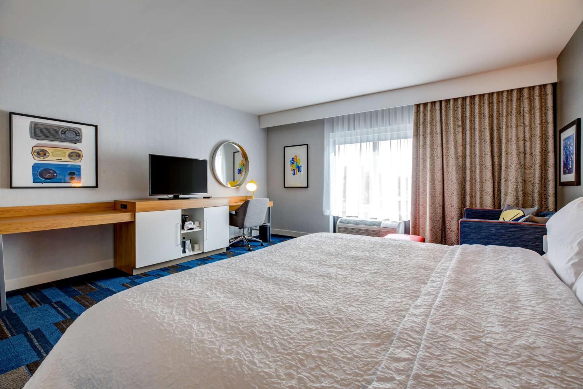 Hampton Inn & Suites Boston/Waltham Extérieur photo