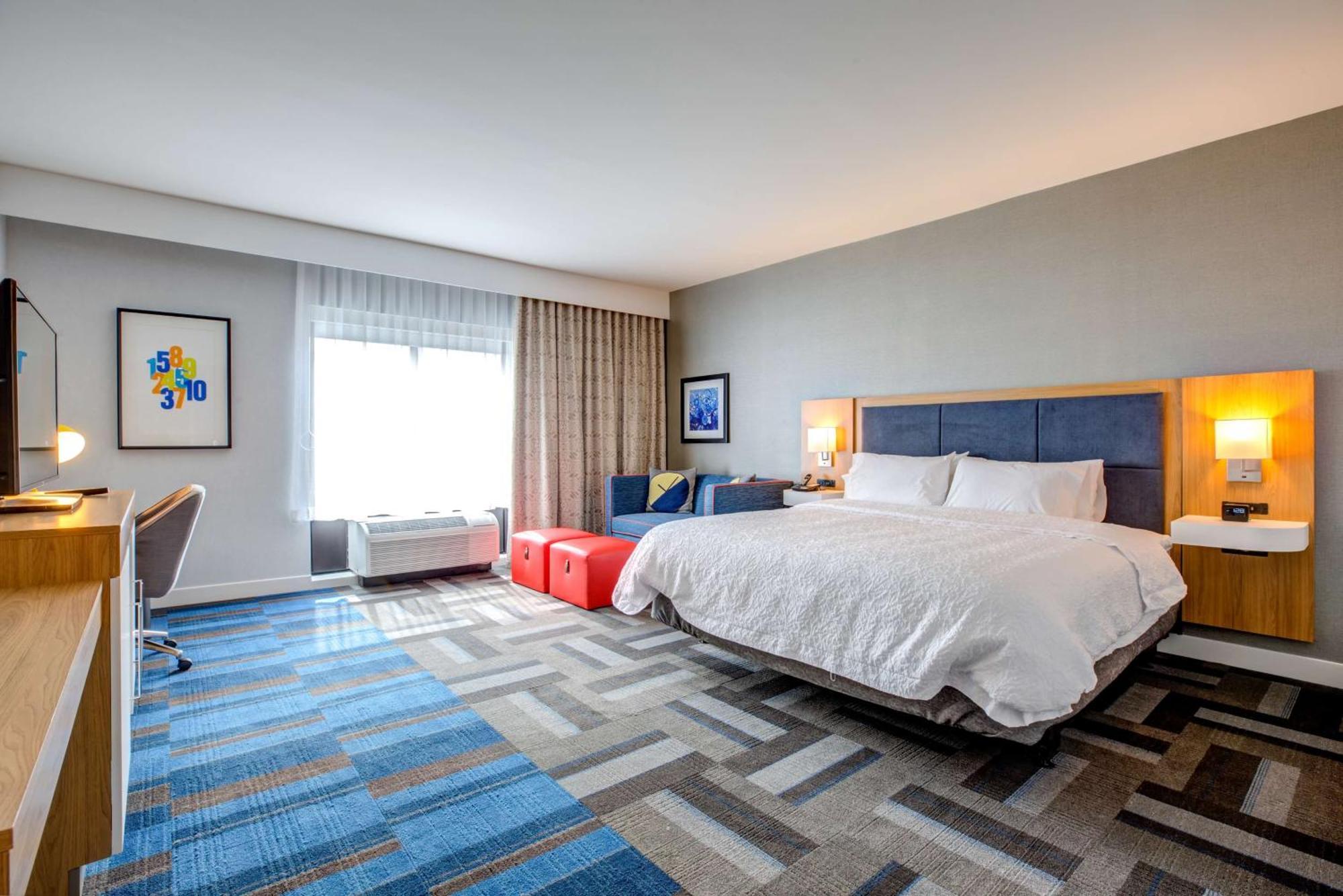 Hampton Inn & Suites Boston/Waltham Extérieur photo