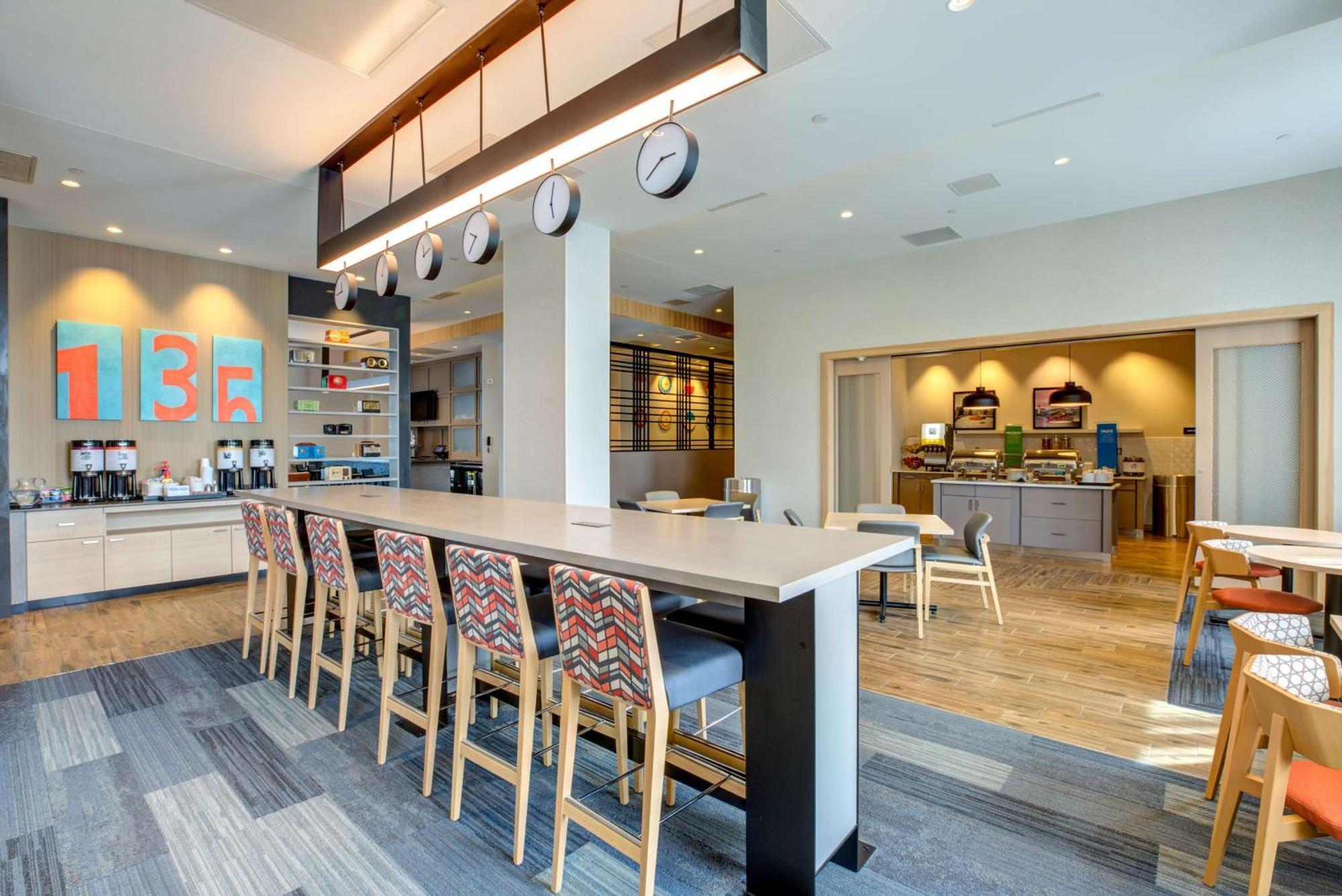 Hampton Inn & Suites Boston/Waltham Extérieur photo