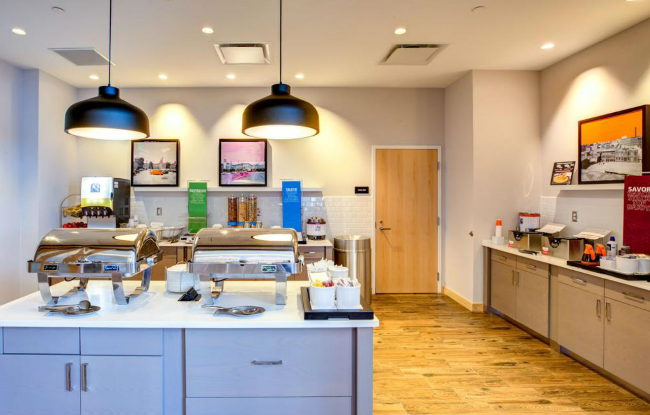 Hampton Inn & Suites Boston/Waltham Extérieur photo